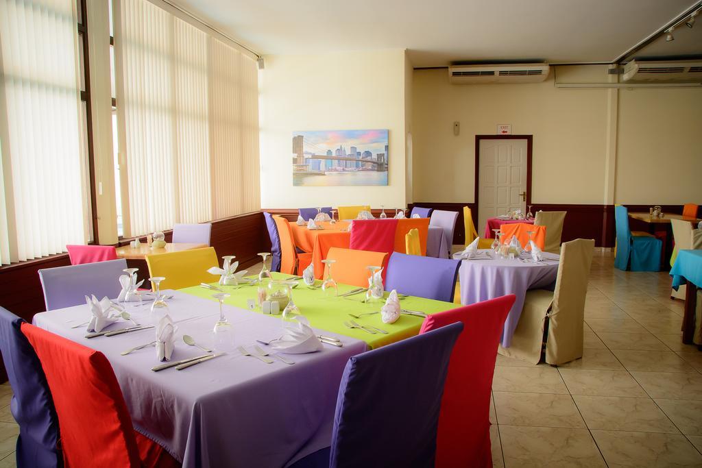 The Golden Truly Hotel & Casino Paramaribo Exterior photo