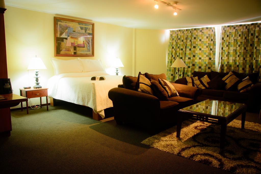 The Golden Truly Hotel & Casino Paramaribo Room photo
