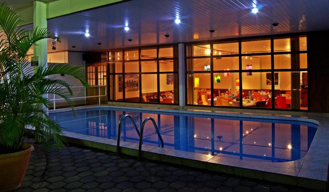 The Golden Truly Hotel & Casino Paramaribo Exterior photo